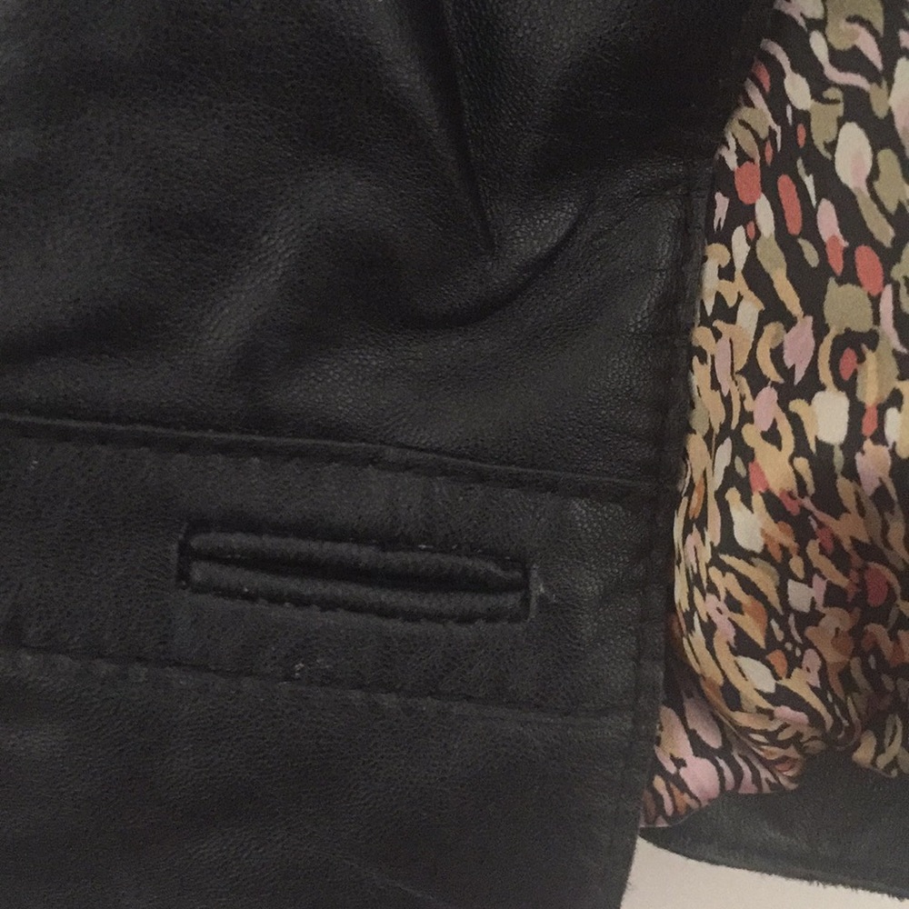 Leather jacket - Picture 6 of 7